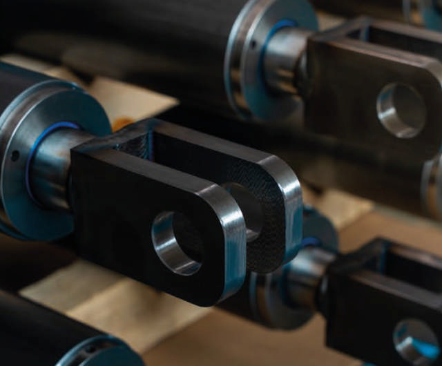 En hydraulikcylinder omdanner hydraulisk tryk til mekanisk bevægelse. Cylindre bruges i stort set alle brancher, skubbe, løfte eller trække med stor kraft i meget præcise bevægelse.